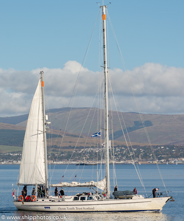 Photograph of the vessel  Alba Venturer pictured passing Greenock on 9th October 2016