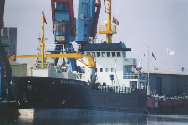 Photograph of the vessel  Aldor Ingebrigtsen pictured in Grimsby on 18th June 2000