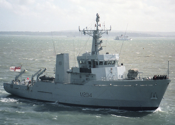 Photograph of the vessel HMS Arun pictured entering Portsmouth Harbour on 24th July 1988