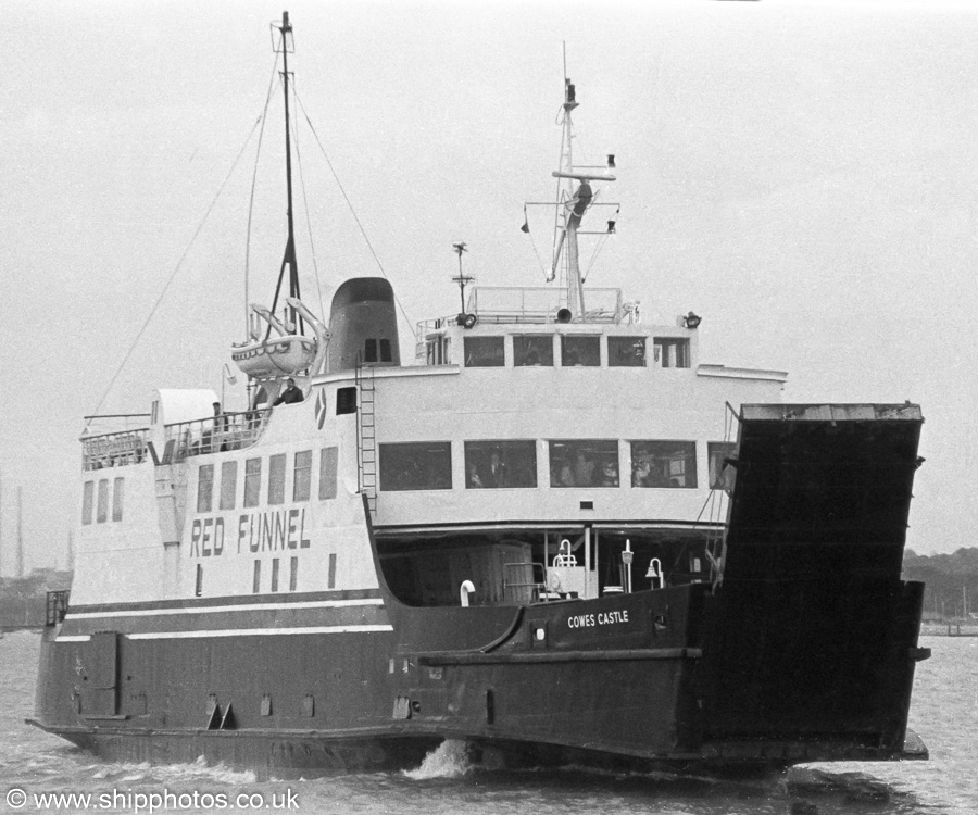 Photograph of the vessel  Cowes Castle pictured arriving in Southampton on 29th October 1989