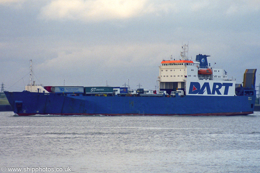 Photograph of the vessel  Dart 4 pictured passing Gravesend on 30th August 2002