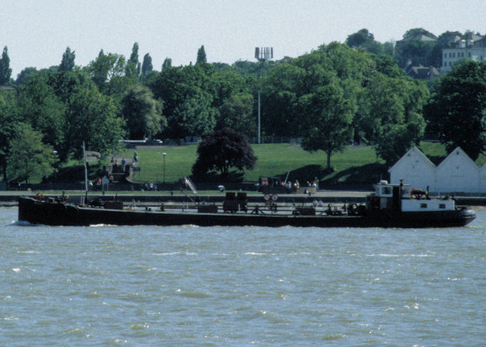 Photograph of the vessel  Delstor pictured passing Greenhithe on 16th May 1998