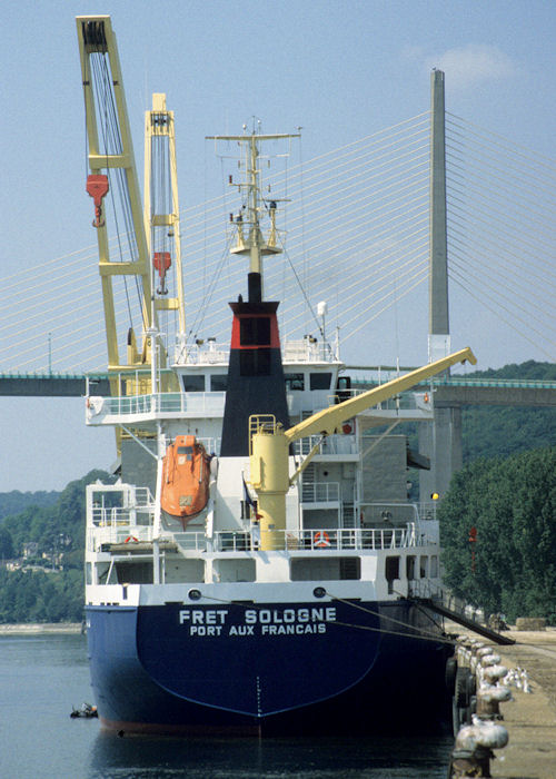 Photograph of the vessel  Fret Sologne pictured on the River Seine on 16th August 1997