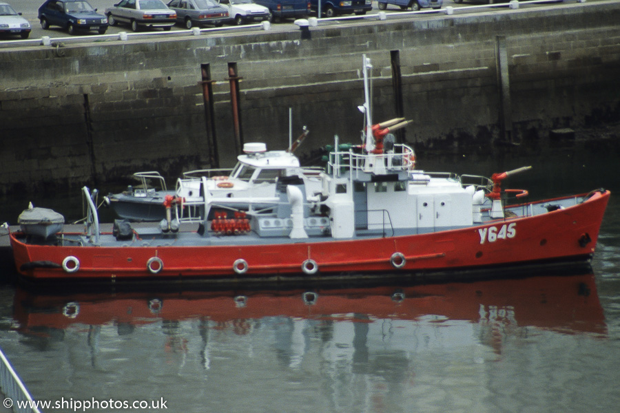 Photograph of the vessel  Gave pictured at Brest on 25th August 1989