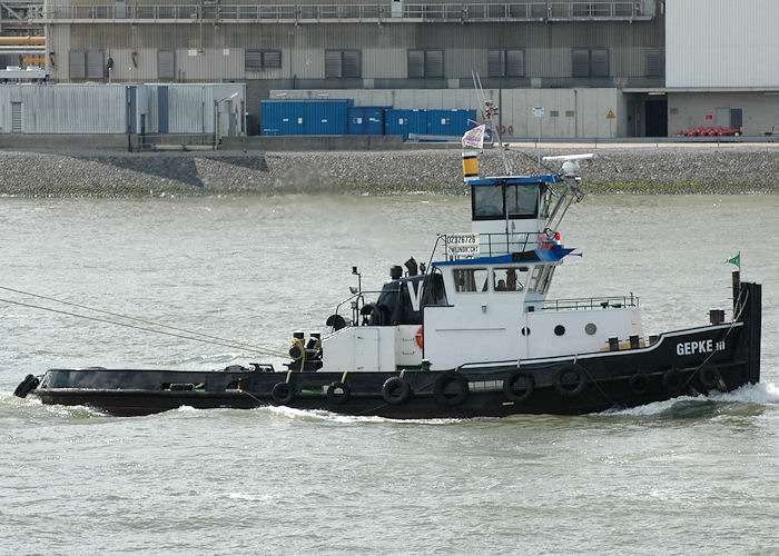 Photograph of the vessel  Gepke III pictured passing Vlaardingen on 21st June 2010