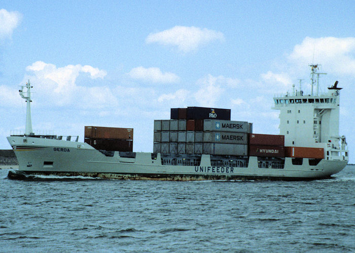 Photograph of the vessel  Gerda pictured arriving at Europoort on 20th April 1997