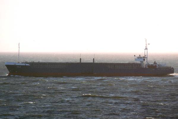 Photograph of the vessel  Golf pictured on the River Elbe on 29th May 2001