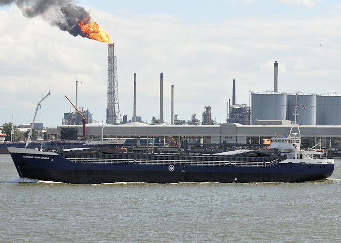 Photograph of the vessel  Hendrika Margaretha pictured passing Vlaardingen on 22nd June 2012