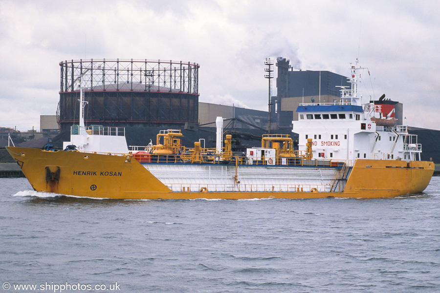 Photograph of the vessel  Henrik Kosan pictured at Dunkerque on 22nd June 2002