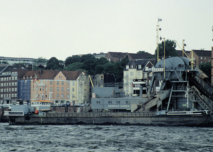 Photograph of the vessel  HH 52 pictured at Hamburg on 9th June 1997