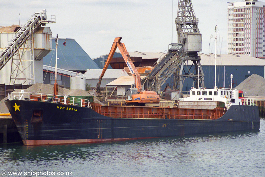 Photograph of the vessel  Hoo Robin pictured at Southampton on 20th April 2002