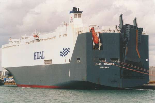 Photograph of the vessel  Hual Trader pictured in Southampton on 15th August 1999