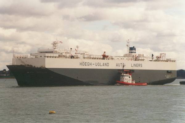 Photograph of the vessel  Hual Traveller pictured arriving in Southampton on 4th March 1998