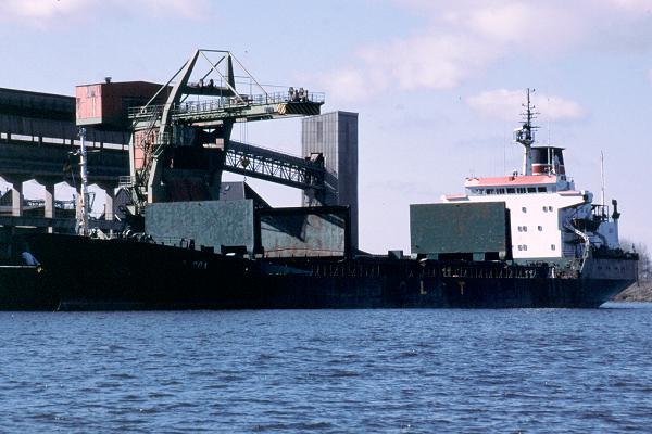 Photograph of the vessel  Huta Zgoda pictured in Hamburg on 20th March 2001