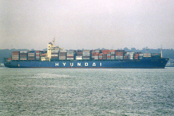 Photograph of the vessel  Hyundai Baron pictured arriving at Southampton on 19th June 2000
