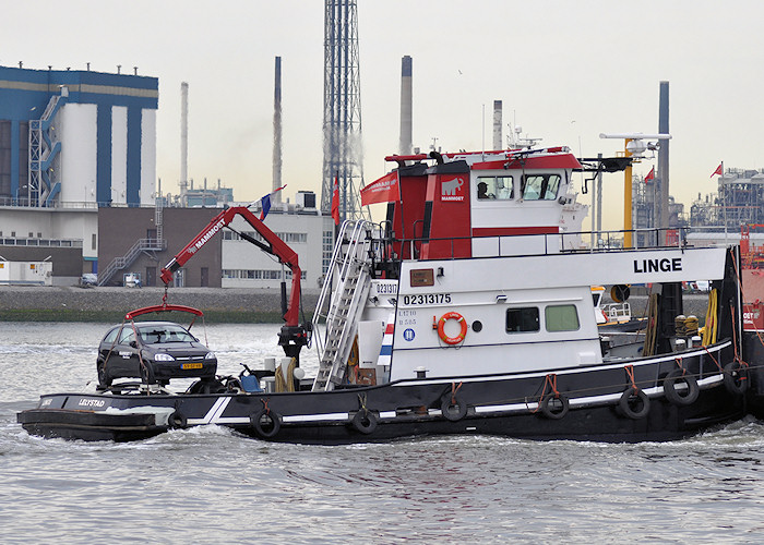Photograph of the vessel  Linge pictured passing Vlaardingen on 28th June 2011