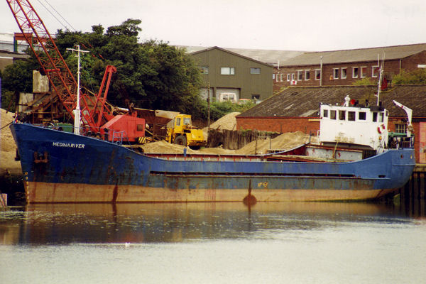 Photograph of the vessel  Medina River pictured in Newport, Isle of Wight on 16th August 1992