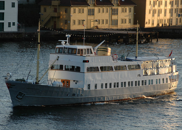 Photograph of the vessel  Midthordland pictured arriving at Bergen on 12th May 2005