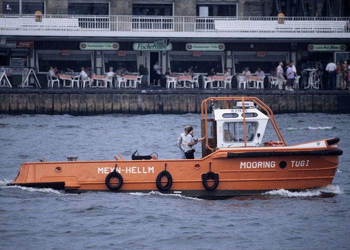 Photograph of the vessel  Mooring Tug I pictured at Hamburg on 23rd August 1995
