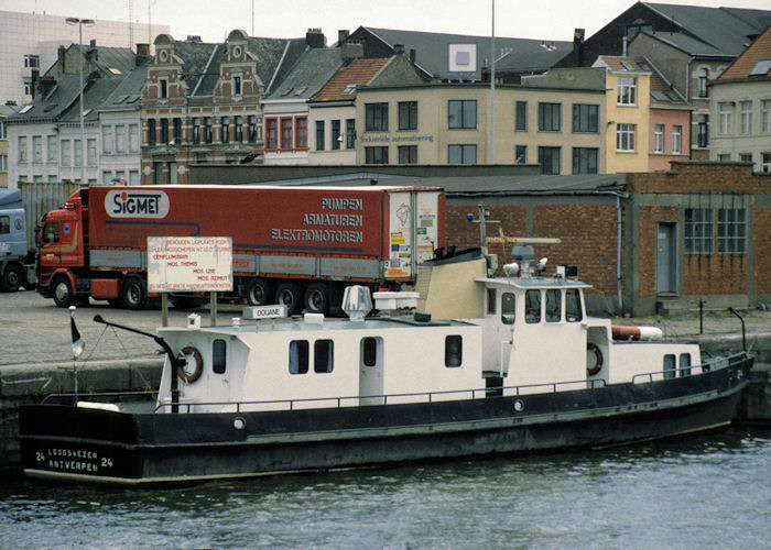 Photograph of the vessel  Motorredeboot 24 pictured in Antwerp on 19th April 1997