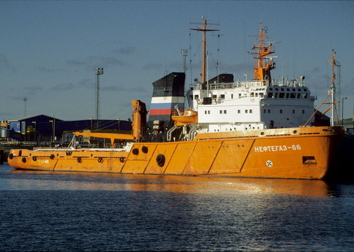 Photograph of the vessel  Neftegaz-66 pictured on the River Tyne on 5th October 1997