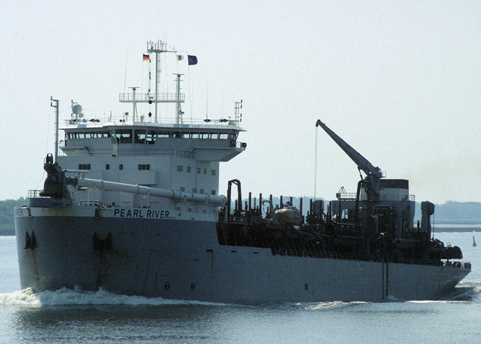 Photograph of the vessel  Pearl River pictured on the River Elbe on 5th June 1997