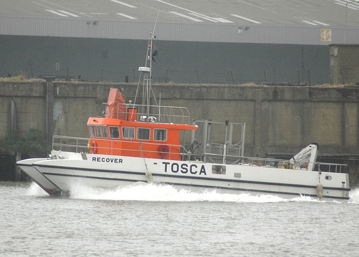 Photograph of the vessel  Recover pictured passing Tilbury on 17th May 2008