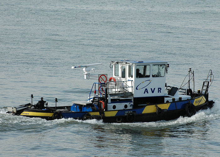 Photograph of the vessel  Reinod 6 pictured passing Vlaardingen on 21st June 2010