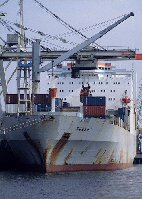 Photograph of the vessel  Robert pictured in Hamburg on 21st August 1995