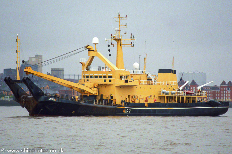 Photograph of the vessel RMAS Salmaid pictured on the River Mersey on 24th August 2002