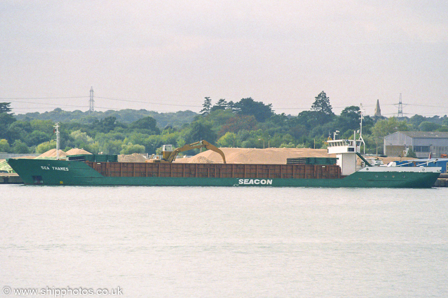 Photograph of the vessel  Sea Thames pictured in Southampton on 27th September 2003