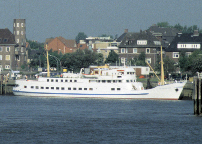Photograph of the vessel  Seute Deern pictured at Cuxhaven on 5th June 1997