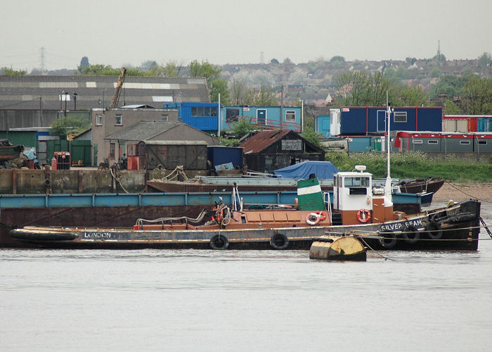 Photograph of the vessel  Silver Beam pictured at Gravesend on 6th May 2006