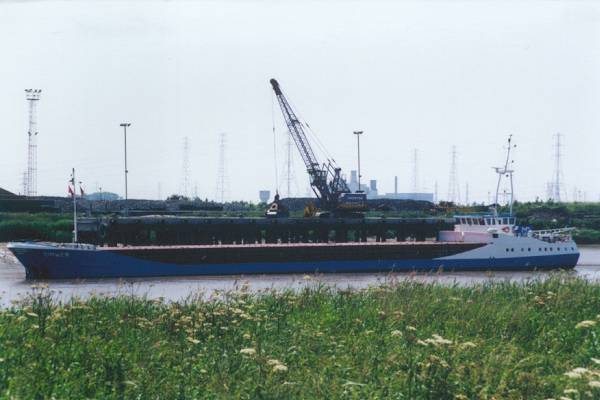 Photograph of the vessel  Simwer pictured on the River Trent on 18th June 2000