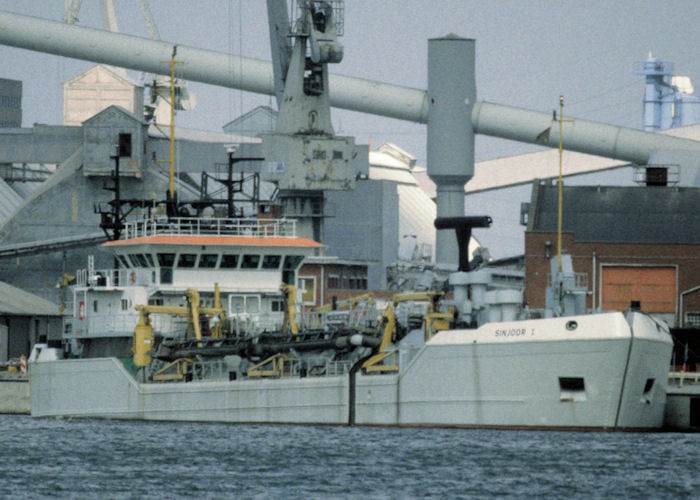 Photograph of the vessel  Sinjoor 1 pictured in Antwerp on 19th April 1997
