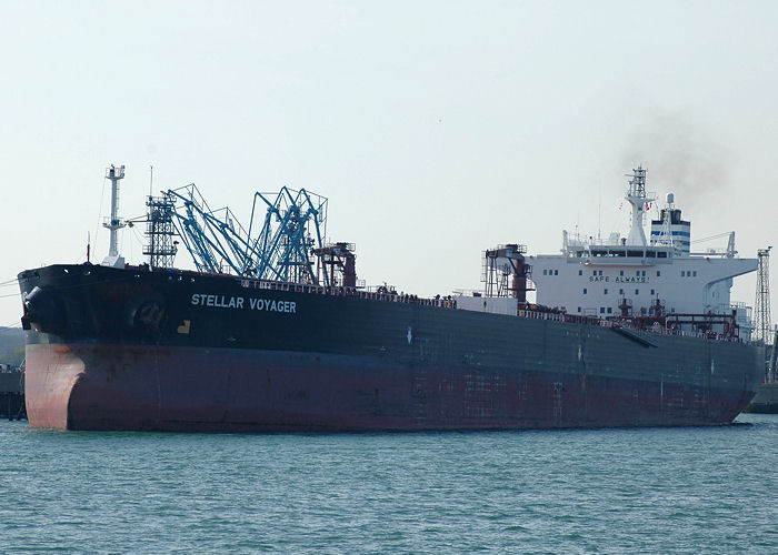Photograph of the vessel  Stellar Voyager pictured at Fawley on 22nd April 2006