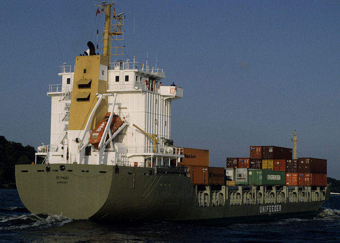 Photograph of the vessel  St. Pauli pictured approaching Hamburg on 24th August 1995