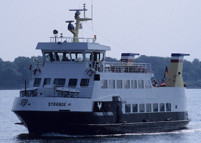 Photograph of the vessel  Strande pictured on Kieler Förde on 22nd August 1995