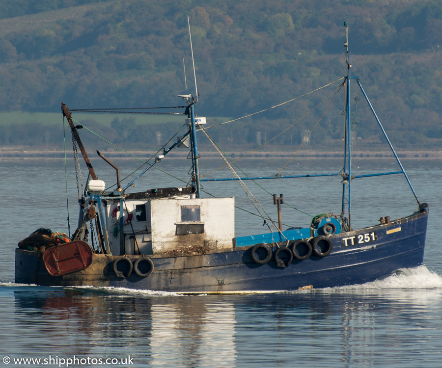 Photograph of the vessel fv Sunbeam pictured passing Greenock on 16th October 2015