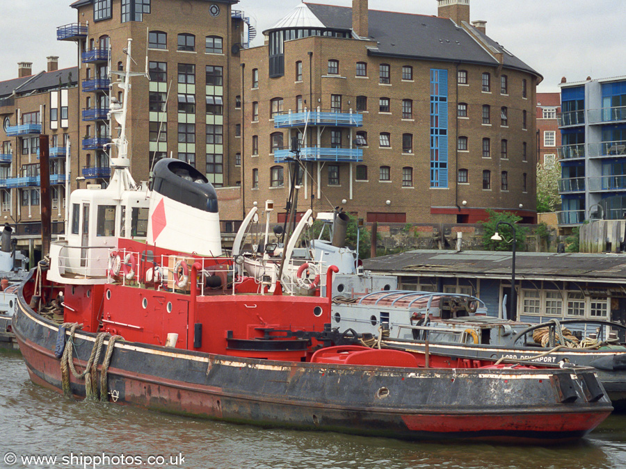 Photograph of the vessel  Suncrest pictured in London on 22nd April 2002