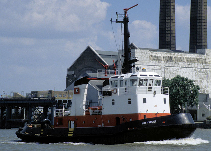 Photograph of the vessel  Sun Thames pictured passing Greenwich on 19th July 1997