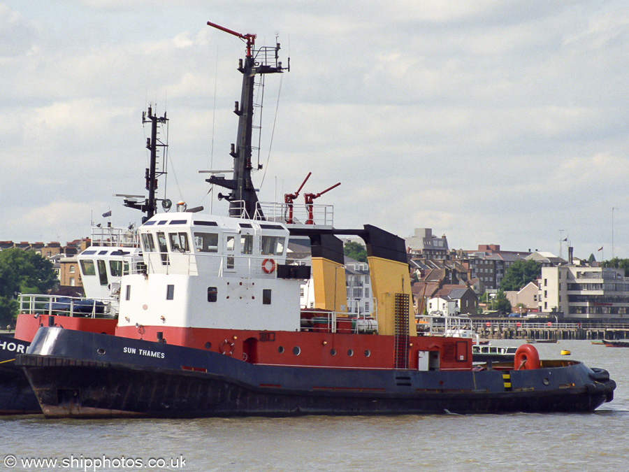 Photograph of the vessel  Sun Thames pictured at Gravesend on 1st September 2001