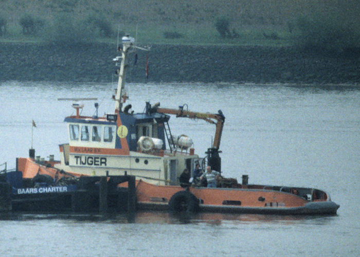 Photograph of the vessel  Tijger pictured on the River Elbe on 27th May 1998
