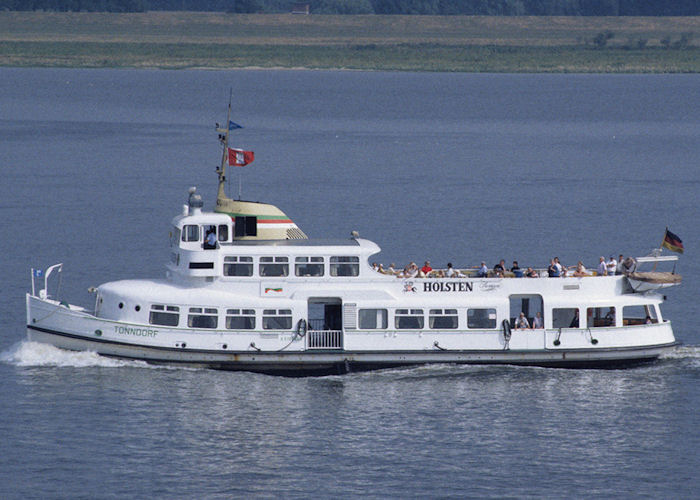 Photograph of the vessel  Tonndorf pictured on the River Elbe on 21st August 1995
