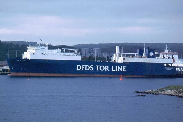 Photograph of the vessel  Tor Scandia pictured in Gothenburg on 28th May 2001