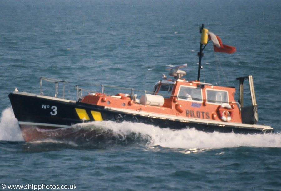 Photograph of the vessel pv Valour pictured approaching Portsmouth Harbour on 5th August 1989