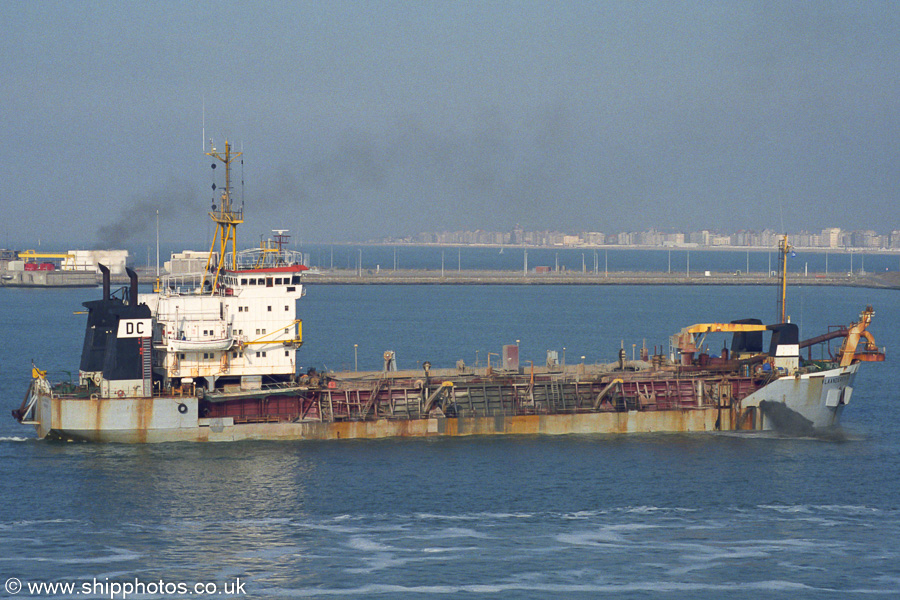 Photograph of the vessel  Vlaanderen XX pictured dredging at Zeebrugge on 7th May 2003