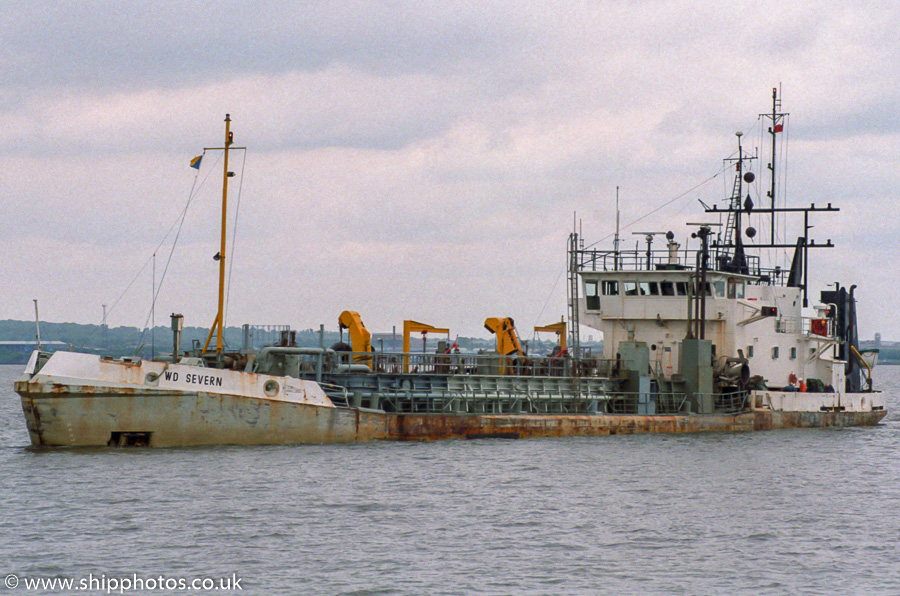 Photograph of the vessel  W.D. Severn pictured on the River Mersey on 20th May 2000