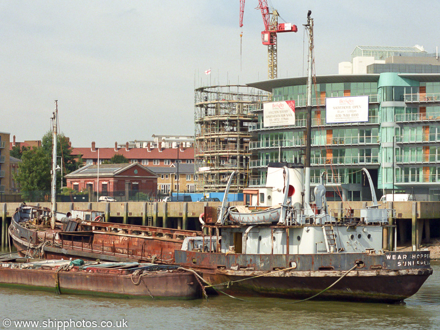 Photograph of the vessel  Wear Hopper No.3 pictured in London on 3rd September 2002