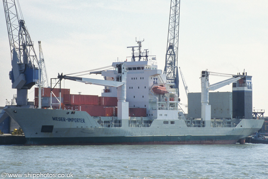 Photograph of the vessel  Weser-Importer pictured in Prinses Beatrixhaven, Rotterdam on 17th June 2002